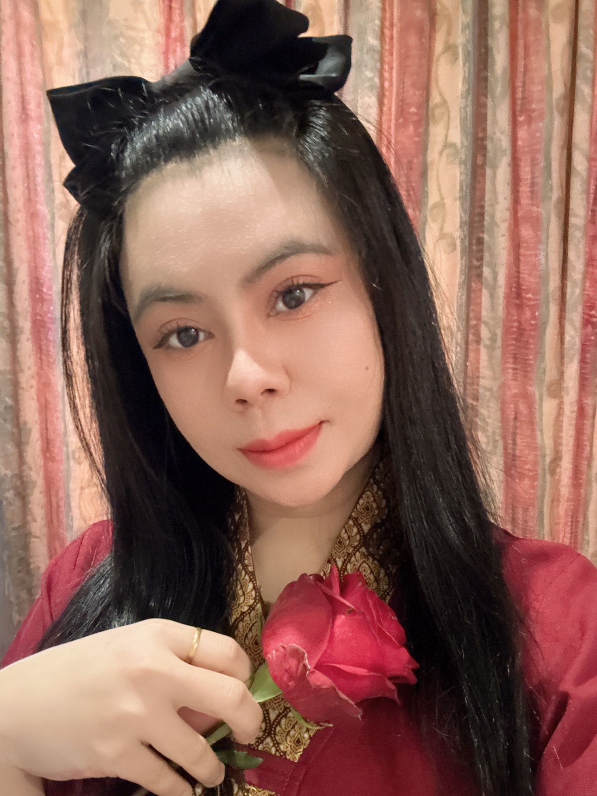 Pretty profile photo